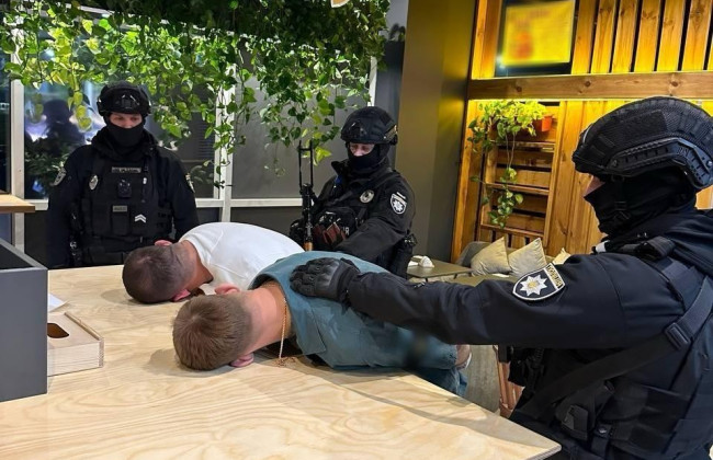 В Киеве раскрыли канал поставки наркотиков, изъято на $250 тысяч кокаина