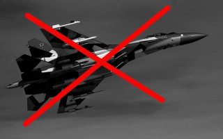 Біля Севастополя впав російський винищувач: відео