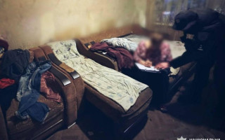 Вдарила сина ножем у спину: на Київщині затримали жінку