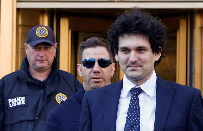 Основателя криптовалютной биржи FTX Сэма Бенкмана приговорили к 25 годам тюрьмы