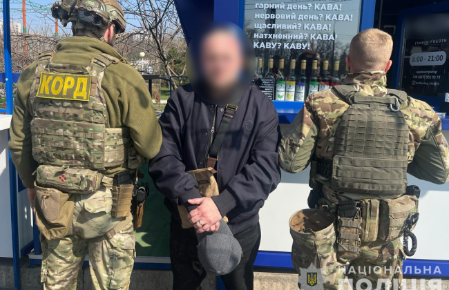 На Запорожье группа грабителей в масках под руководством «вора в законе» совершала кражи