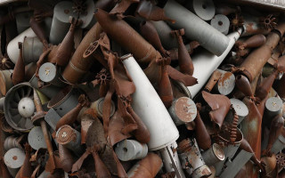 В Ірпені відкрили монумент, зроблений з російських ракет та снарядів