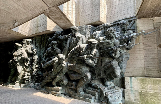 Киевляне просят сохранить советские монументы Второй мировой от демонтажа