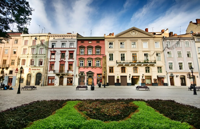 Махинации с подвальными помещениями в центре Львова: разоблачены адвокат и его сообщники