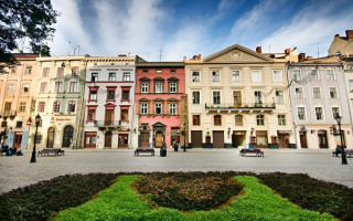 Махінації з підвальними приміщеннями у центрі Львова: викрито адвоката та його спільників