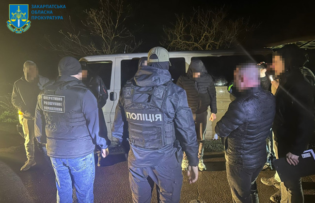 21 500 долларов за незаконное пересечение границы с Венгрией: на Закарпатье подозревают двух человек