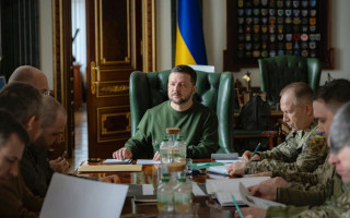 Зеленский провел совещание с военными и чиновниками: принято решение об упрощении процедуры закупок дронов