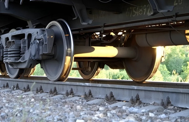 В Житомирской области под колесами поезда погибла 17-летняя девушка