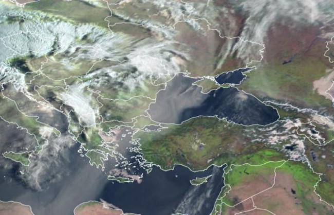 Пыль из Сахары накрыла Украину: граждан призвали закрыть окна