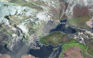 Пил з Сахари накрив Україну: громадян закликали зачинити вікна