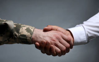 Бронювання половини військовозобов'язаних співробітників за відсутності боргів: концепцію представили бізнесу