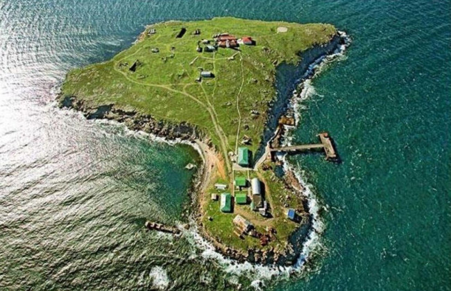 В ВСУ объяснили, почему рф атакует авиацией остров Змеиный