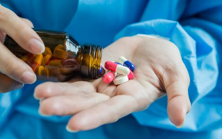 Новий інструмент на основі штучного інтелекту DrugGPT допоможе лікарям уникати помилок під час призначення ліків