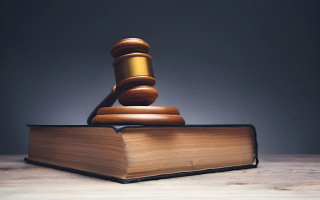 На Рівненщині чоловік обікрав рідну сестру: суд зобов'язав його прочитати «Кайдашеву сім'ю»