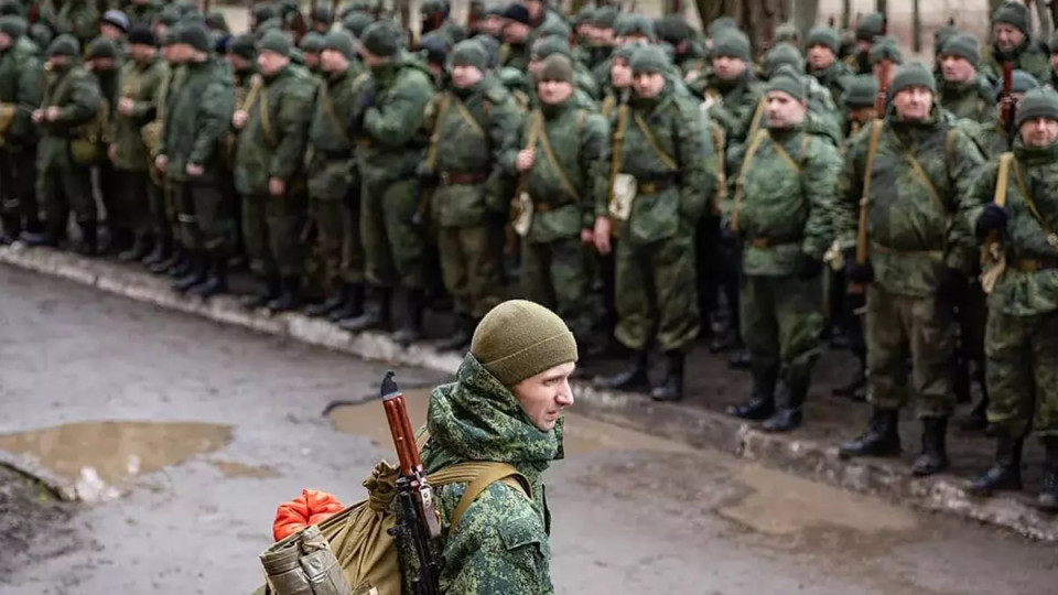 россия планирует мобилизовать 300 тысяч военных, – Зеленский