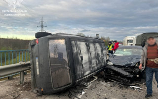 Біля Львова сталася серйозна ДТП: поліція частково перекрила рух трасою Київ-Чоп