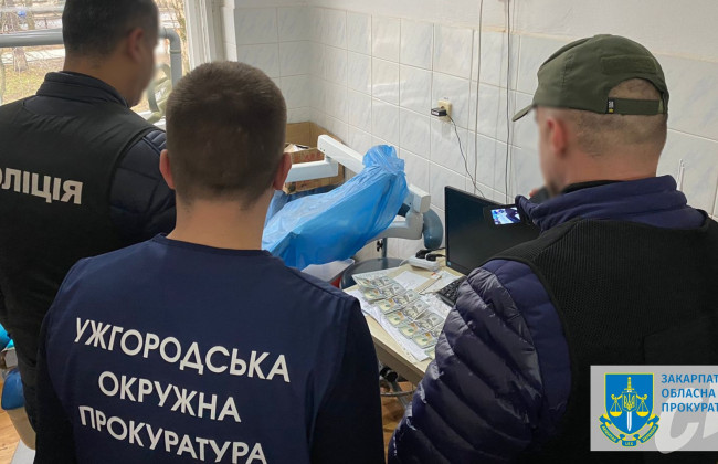 2000 долларов взятки за фиктивную инвалидность во избежание призыва: на Закарпатье будут судить врача-члена ВВК