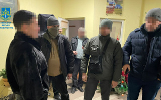 За 9500 євро обіцяли домовитись про включення водіїв до системи «Шлях»: у Києві судитимуть двох спільників