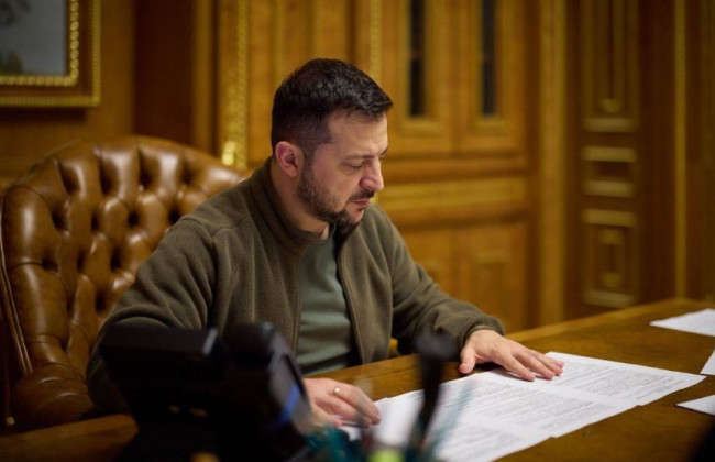 Владимир Зеленский двумя указами внес изменения в Положение о прохождении гражданами военной службы в ВСУ