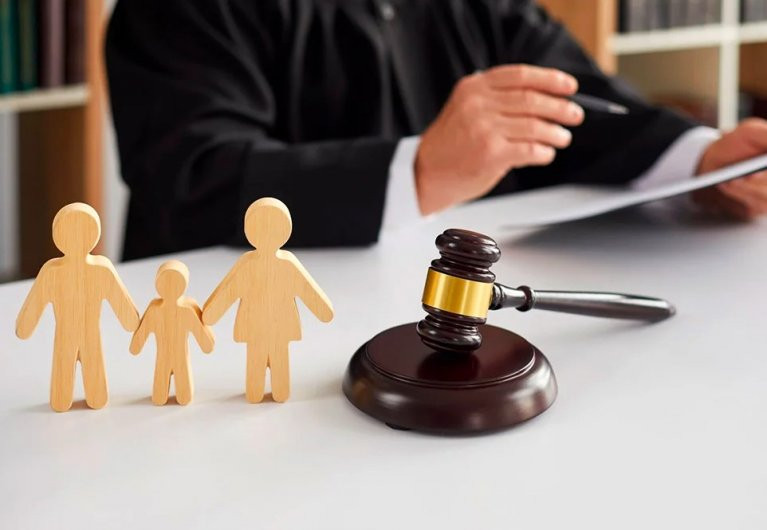 В Черкасской области суд уменьшил алименты до 5000 грн из-за недоказанных доходов отца