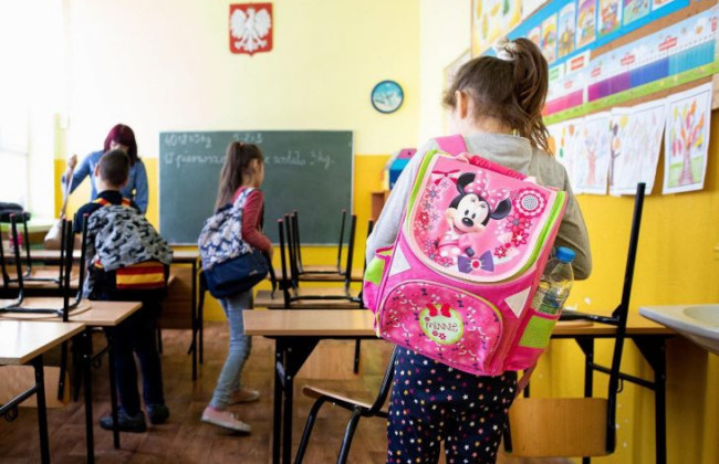 В Польше украинских детей-беженцев обяжут пойти в местные школы