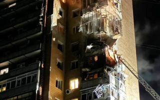 Нічна атака по Харкову: є влучання у житлові будинки, серед загиблих — рятувальники, фото