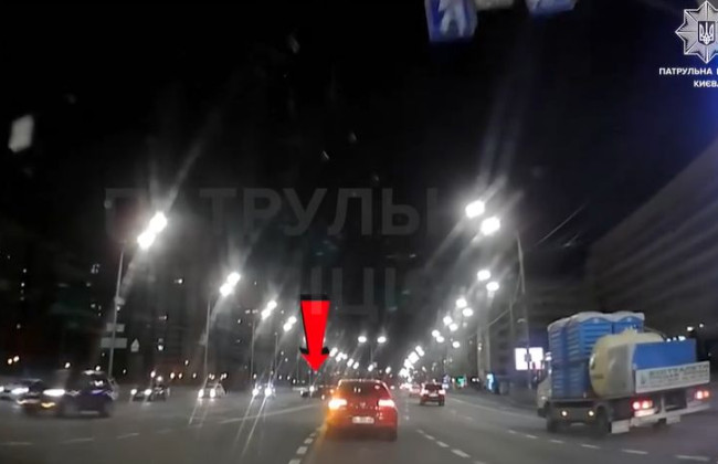 Нарушил требования дорожной разметки — получил постановление: в Киеве наказали водителя BMW