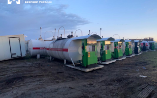 В Киеве БЭБ прекратило работу еще одной АЗС с топливом неизвестного происхождения