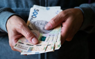Мінімальна зарплата наступного року може зрости до 8 400 гривень – триває дискусія