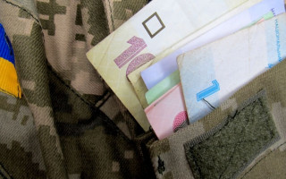 Коли припиняється виплата заробітку мобілізованому працівнику після його загибелі: пояснення