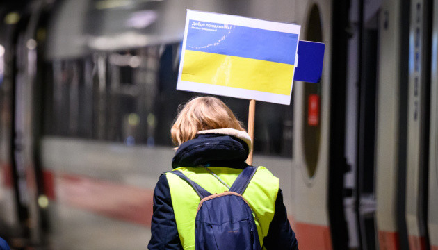 Німеччина готує ангари та гуртожитки для українських біженців