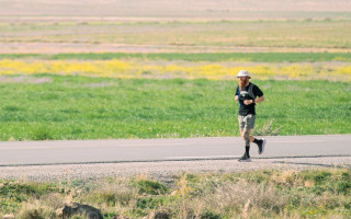 Спортсмен из Великобритании первый в мире пробежал через всю Африку: по дороге его похитили и ограбили под дулом пистолета