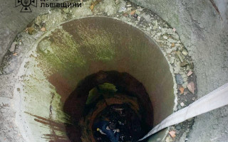 На Львовщине ребенок провалился в канализационный коллектор