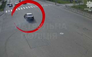 У Києві покарали водія, який подрифтував та скоїв ДТП: відео