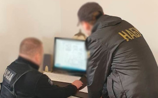 Украина и Польша провели обыски по делу о возможной закупке вооружения по завышенным ценам