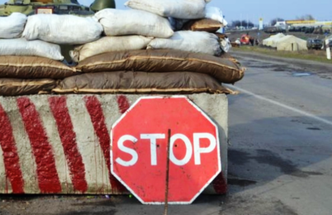 На Волыни бус влетел в блокпост: среди травмированных полицейский и доброволец