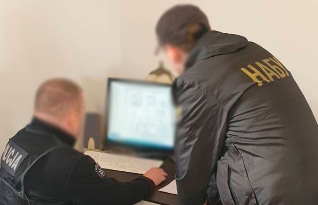 Украина и Польша провели обыски по делу о возможной закупке вооружения по завышенным ценам