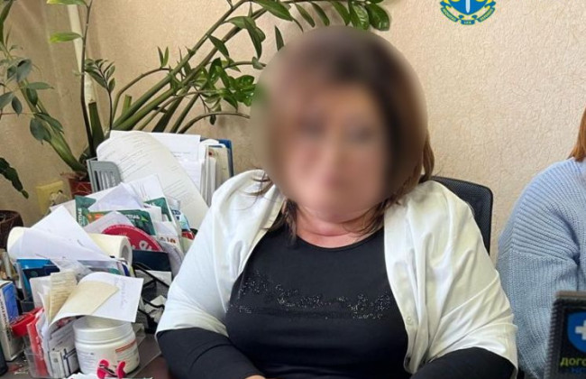 За 30 000 грн «находила» в уклонистов заболевания: разоблачили врача