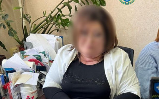 За 30 000 грн «находила» в уклонистов заболевания: разоблачили врача