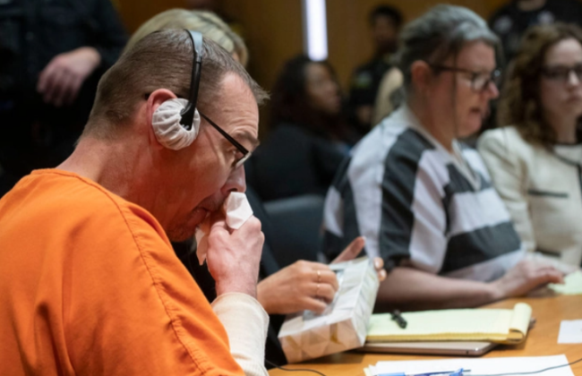 В США впервые осудили родителей подростка, устроившего массовую стрельбу в школе и убившего четырех учеников