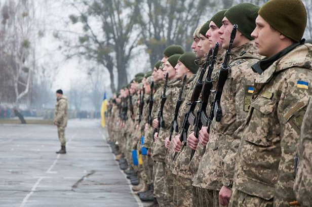 В Україні планують змінити систему військової служби – базова замість строкової