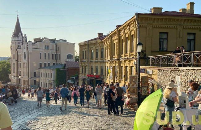 Жарко как в июне: в Киеве зафиксировали сразу два температурных рекорда