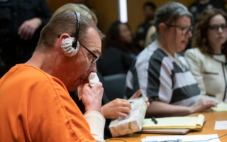 В США впервые осудили родителей подростка, устроившего массовую стрельбу в школе и убившего четырех учеников