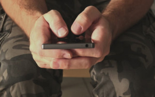 Мужчины за рубежом смогут обновить военный билет онлайн