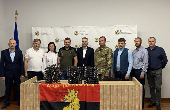 Судьи Восьмого ААС передали 60 FPV дронов для нужд военнослужащих