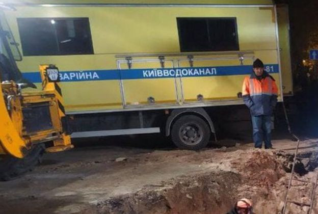 У Києві без водопостачання тимчасово залишилася низка будинків