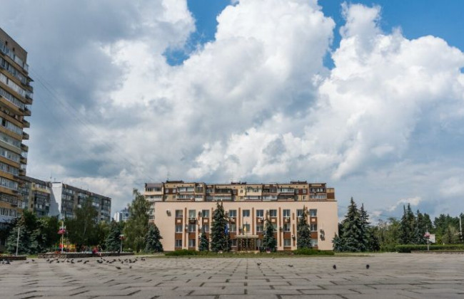 Жителей Украинки в Киевской области призвали сделать запасы воды и закрыть окна после атаки рф