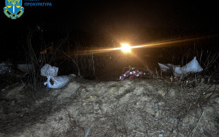 Викинув 20 урн з прахом на пустир: повідомлено про підозру працівнику ритуальної служби у Києві
