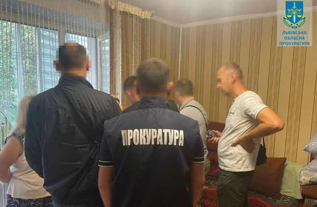 На Львовщине будут судить трех человек, которые распространяли коммунистическую символику