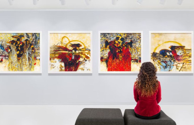 Работник известного музея в Германии тайком повесил свою картину в галерее: как его наказали